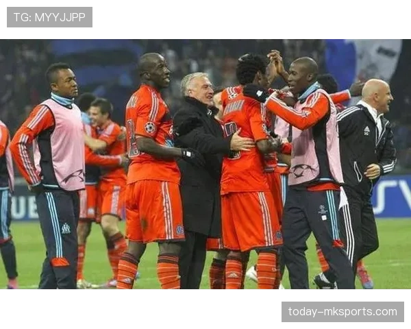 巴斯托尼的出球能力：左脚中卫如何影响后场组织？