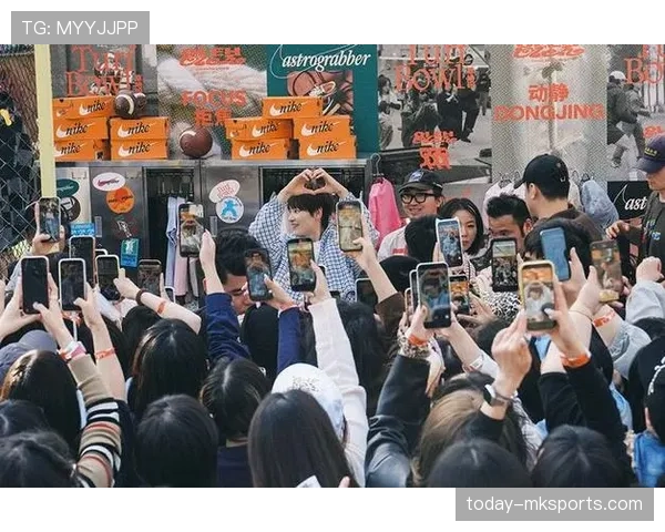 杨力维菜市场拎着香奈儿包，这生活反差我还没消化